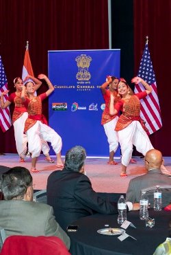 RepDay Cons_Bharathakala dancers red wh_crop_250x371.jpg